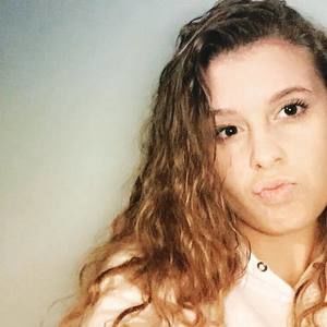 Meet your Posher, Elyssa